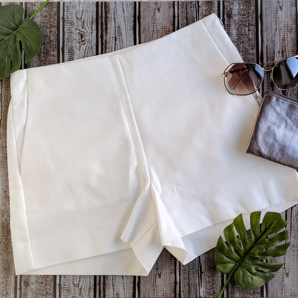 LIKE NEW Stylus White Highwaisted Dressy Shorts
